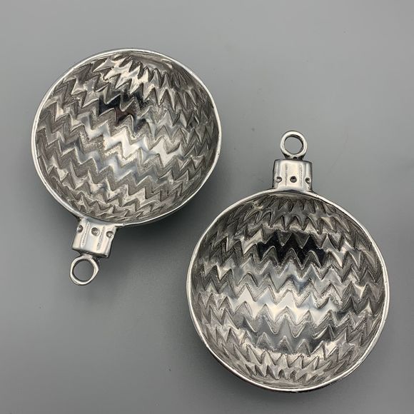 Two VTG Pewter Zig Zag Ornament Shaped Dip Bowls w/Heart Spoon & Knife Spreader - Picture 5 of 9